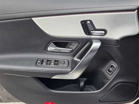 Used 2025 Mercedes-Benz CLA 250 image 27