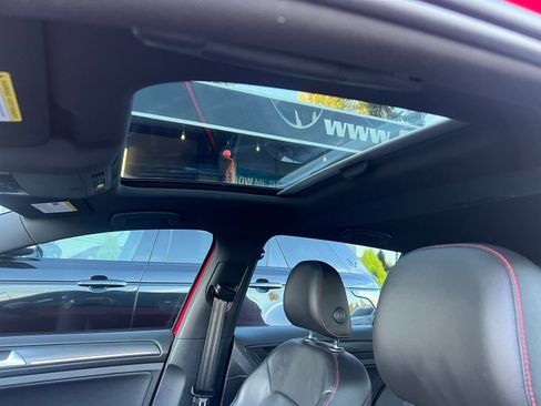 Used 2020 Volkswagen GTI SE image 17