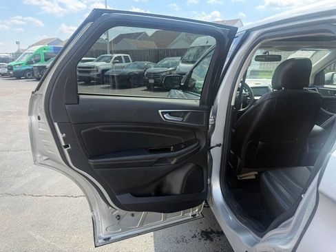 Used 2017 Ford Edge Titanium w/ Equipment Group 301A AWD/4WD image 34