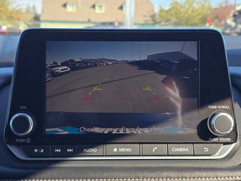 Used 2025 Nissan Rogue SV image 19