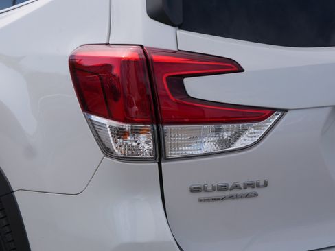 Used 2021 Subaru Forester Limited AWD/4WD image 17