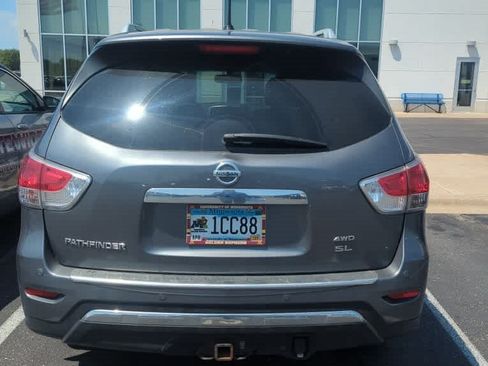 Used 2015 Nissan Pathfinder SL w/ SL Tech Package AWD/4WD image 4