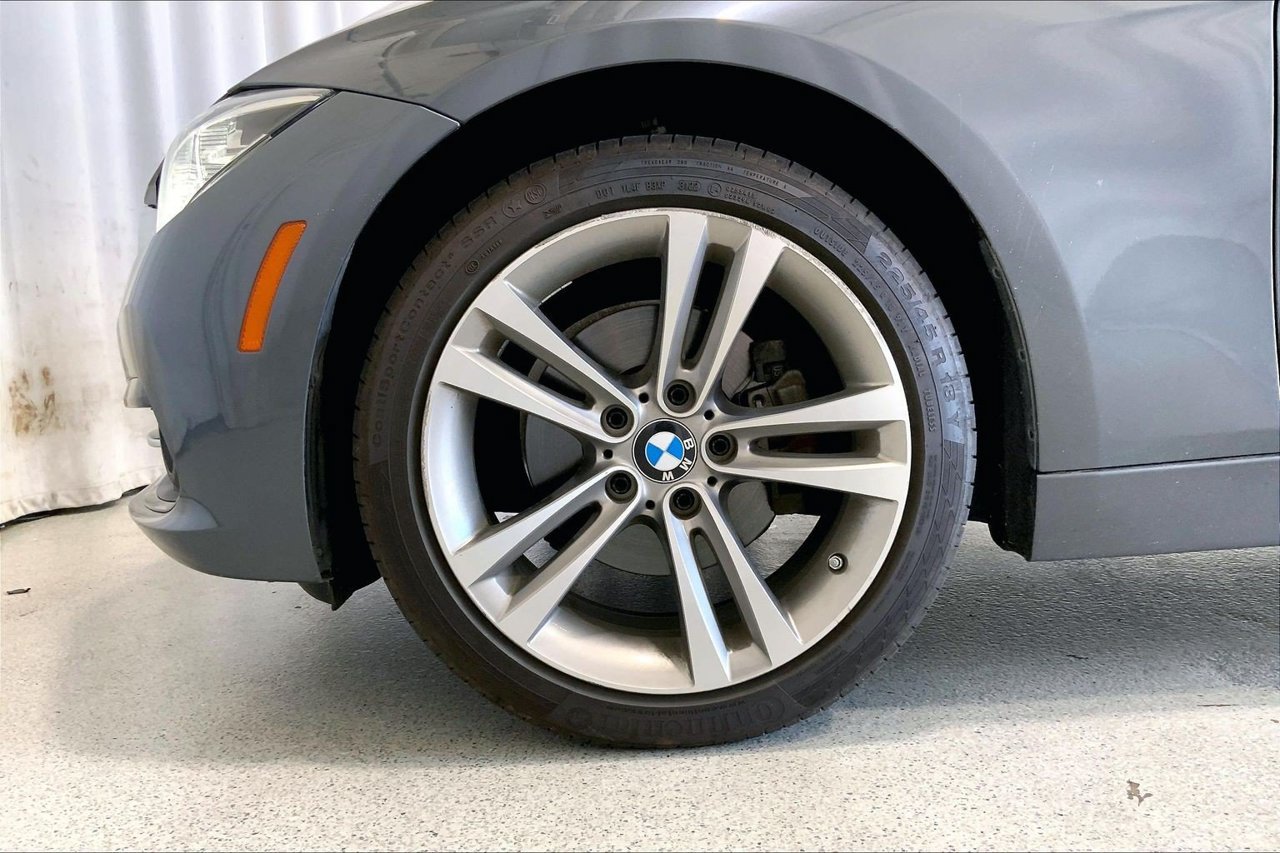 Used 2018 BMW 330i Sedan RWD image 6