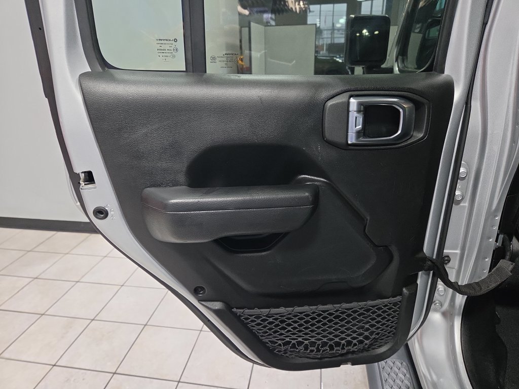 Used 2023 Jeep Gladiator Sport AWD/4WD image 25