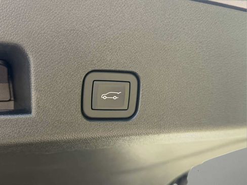 Used 2026 Chevrolet Traverse LT FWD image 23