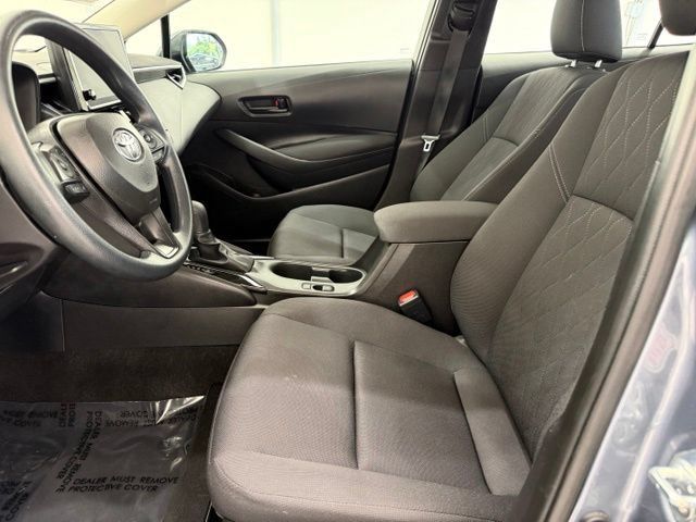 Used 2025 Toyota Corolla LE FWD image 11
