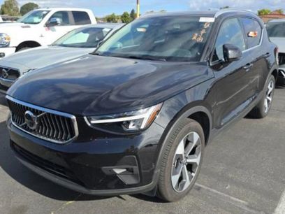 Certified 2025 Volvo XC40 B5 Plus