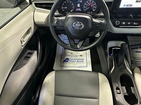 Used 2025 Toyota Corolla LE image 13