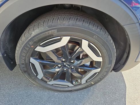 Used 2023 Kia Telluride EX AWD/4WD image 8