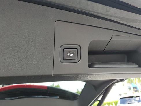 Certified 2022 Cadillac XT5 Luxury image 31