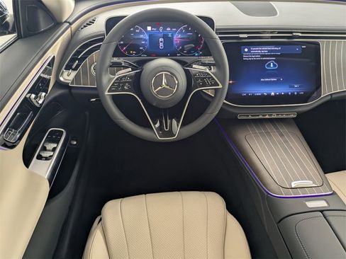 New 2026 Mercedes-Benz E 350 4MATIC Sedan image 10