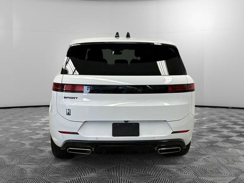 Used 2025 Land Rover Range Rover Sport Dynamic SE image 4
