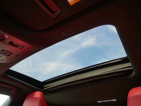 Used 2024 Lexus IS 500 image 35