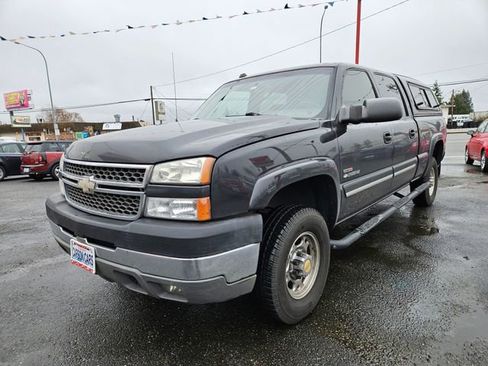 Used 2005 Chevrolet Silverado 2500 LS w/ Heavy-Duty Power Package image 4