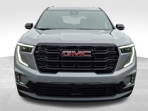 Used 2025 GMC Acadia Elevation w/ Elevation Premium Package image 2