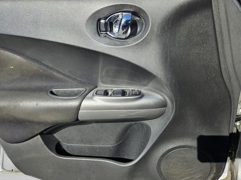 Used 2016 Nissan Juke S image 29