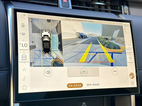 Certified 2025 Land Rover Discovery Sport Dynamic SE image 23