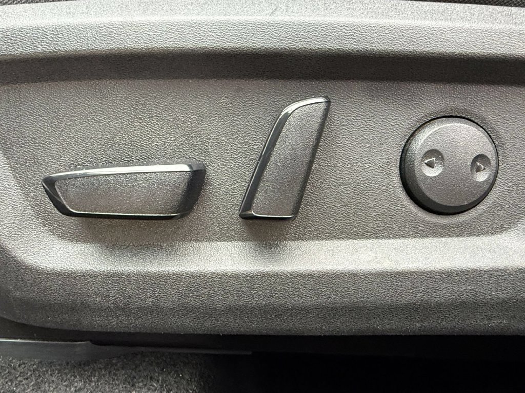 Used 2025 Nissan Rogue SV AWD/4WD image 13