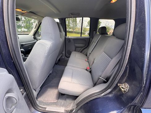 Used 2007 Jeep Liberty Sport RWD image 16