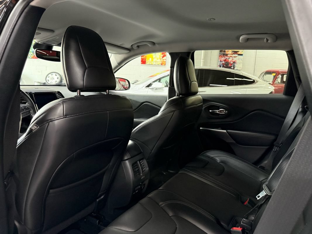 Used 2020 Jeep Cherokee Limited AWD/4WD image 13