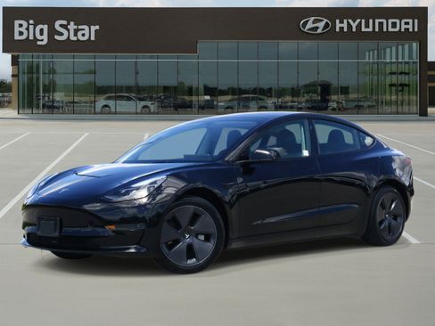 Used 2023 Tesla Model 3 Standard Range RWD image 1