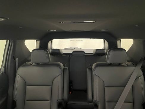 New 2026 Chevrolet Traverse LT w/ Driver Confidence Package AWD/4WD image 12