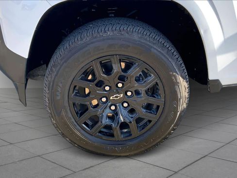 Used 2025 Chevrolet Colorado W/T w/ WT Custom Package image 10
