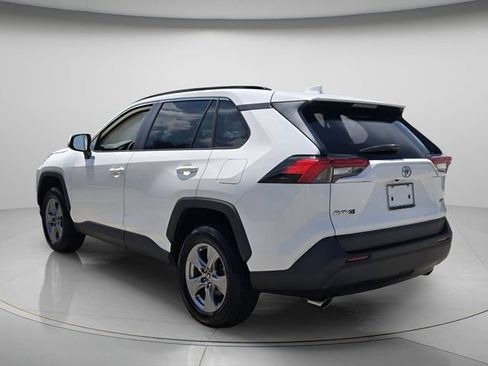 Used 2022 Toyota RAV4 XLE FWD image 7