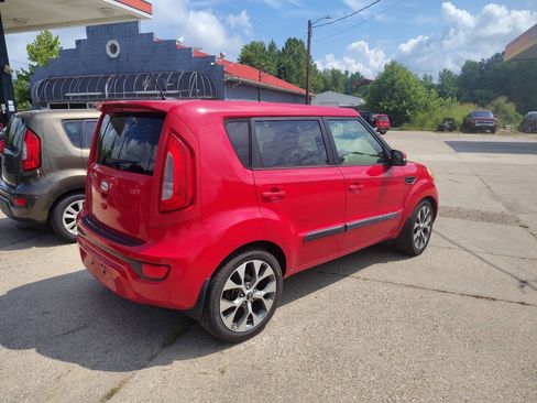 Used 2013 Kia Soul ! FWD image 4