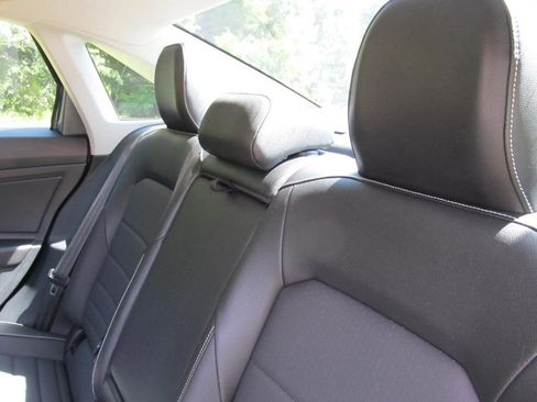 Used 2022 Volkswagen Jetta SE image 30