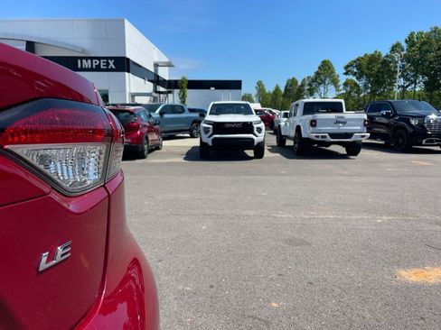 Used 2025 Toyota Corolla LE image 28