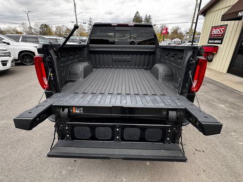Used 2019 GMC Sierra 1500 SLT w/ SLT Premium Plus Package AWD/4WD image 41