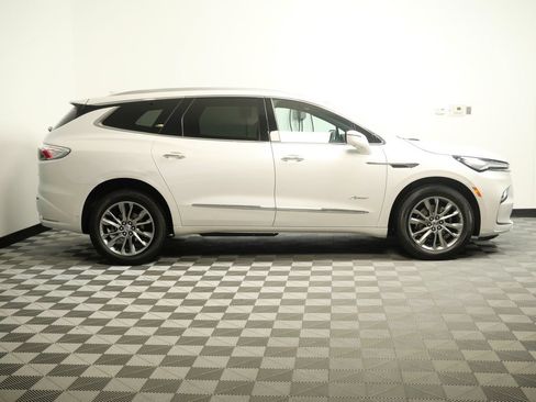 Used 2024 Buick Enclave Avenir w/ Avenir Technology Package AWD/4WD image 8