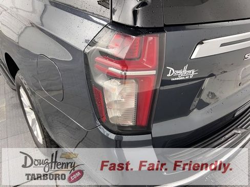 Used 2021 Chevrolet Suburban Premier w/ Premium Package image 11