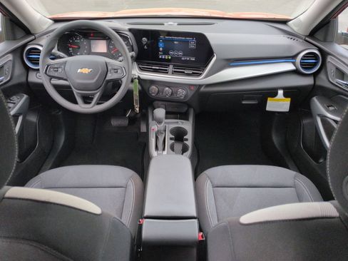 New 2026 Chevrolet Trax LS w/ LS Convenience Package FWD image 16