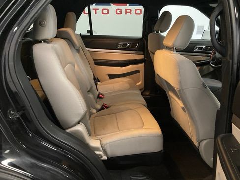Used 2018 Ford Explorer XLT w/ Equipment Group 201A AWD/4WD image 38