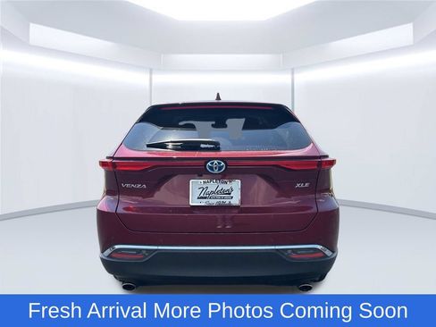 Used 2023 Toyota Venza XLE AWD/4WD image 6