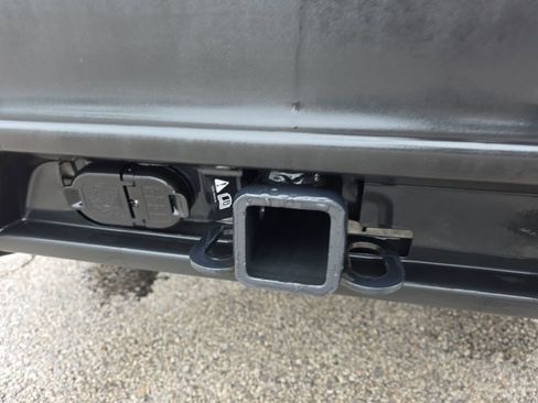 Used 2023 Ford Explorer ST w/ Equipment Group 401A image 9