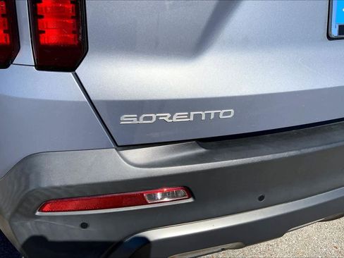 Used 2023 Kia Sorento S w/ Panoramic Sunroof Package image 32