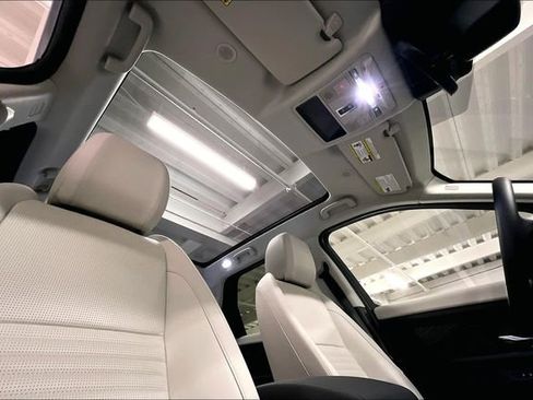 Certified 2025 Land Rover Discovery Sport S image 30