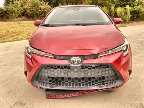 Used 2020 Toyota Corolla LE FWD image 7