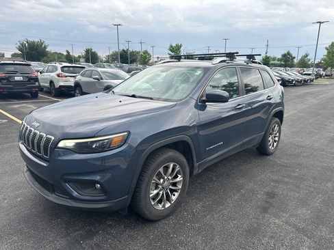 Used 2020 Jeep Cherokee Latitude Plus w/ Cold Weather Group AWD/4WD image 1