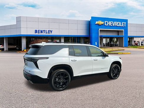 New 2026 Chevrolet Traverse RS w/ LPO, Floor Liner Package image 5