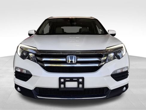 Used 2017 Honda Pilot Touring image 2