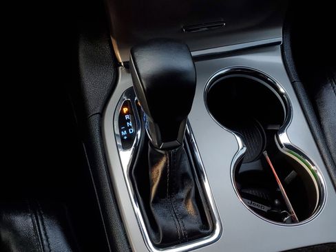 Used 2022 Jeep Grand Cherokee Laredo X image 29