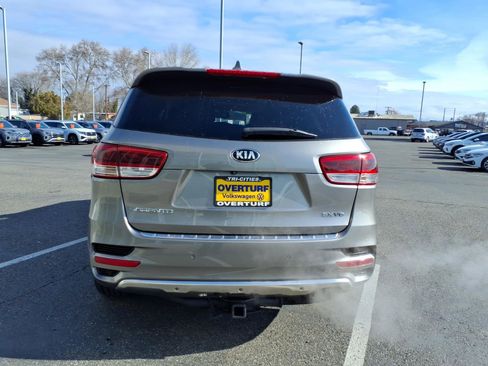 Used 2016 Kia Sorento SX image 7