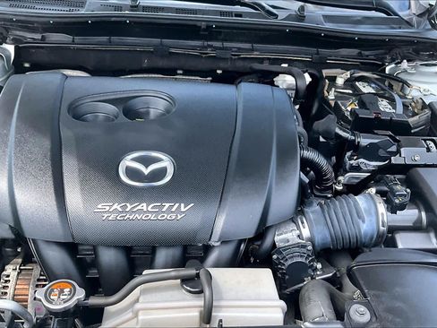 Used 2018 MAZDA MAZDA3 Touring FWD image 29