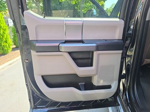 Used 2021 Ford F250 XLT w/ XLT Premium Package AWD/4WD image 41