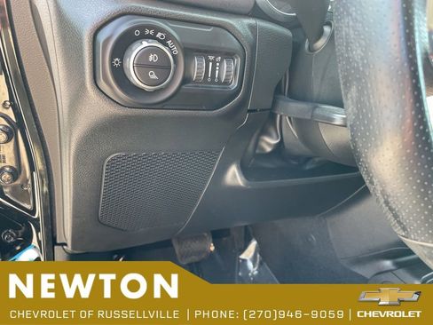 Used 2022 Jeep Gladiator Mojave AWD/4WD image 9
