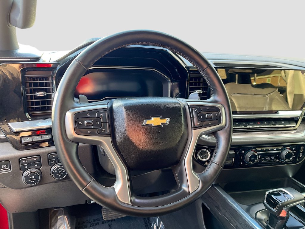 Used 2025 Chevrolet Silverado 1500 LTZ AWD/4WD image 11